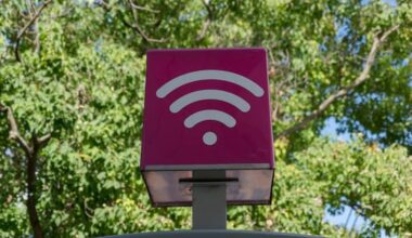 Chaos in Australia as Telstra outage halts internet, phones, trains