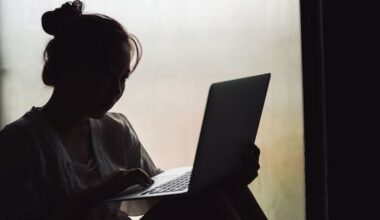 Woman arrested over $100,000 online marketplace scams