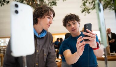 Apple set to lose almost $500 billion in value as shares hit by AI boom