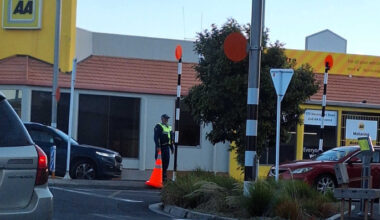 SunLive - Police cordon off Tauranga street during incident
