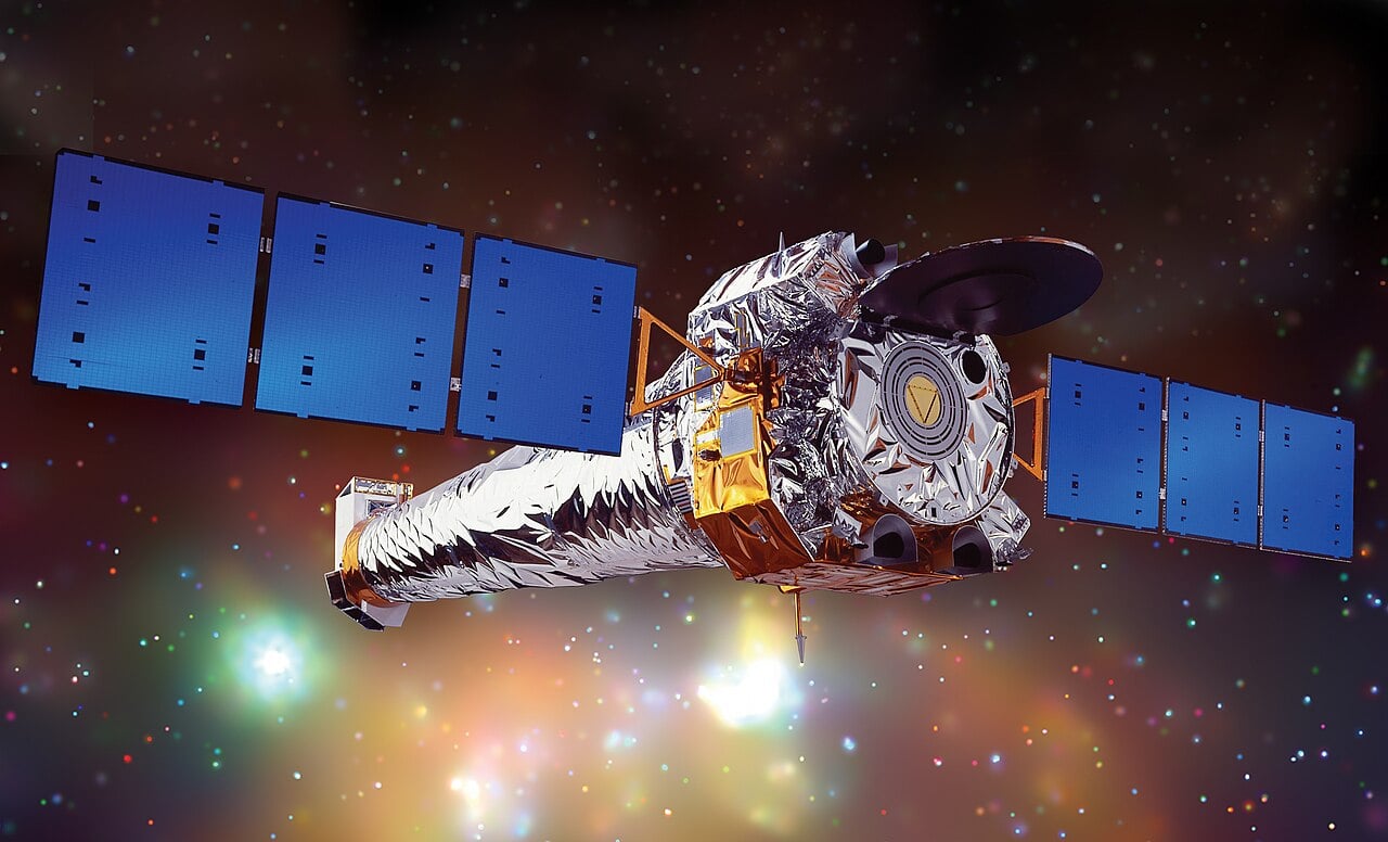 NASA's Chandra X-ray Observatory, the space telescope responsible for the deep X-ray layer in the new Tarantula Nebula composite, and the instrument that first revealed the gap between predicted and observed X-ray brightness in the nebula (Credit : NASA/CXC)