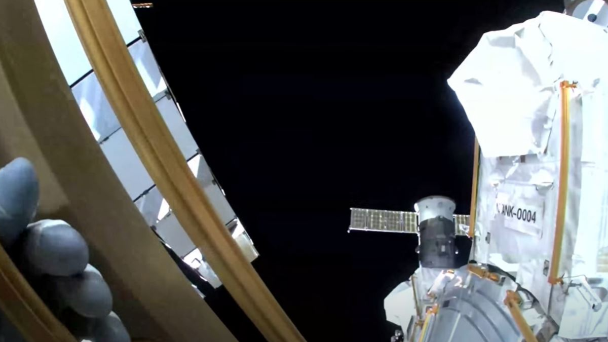 NASA, European Space Agency astronauts conduct spacewalk to replace antenna