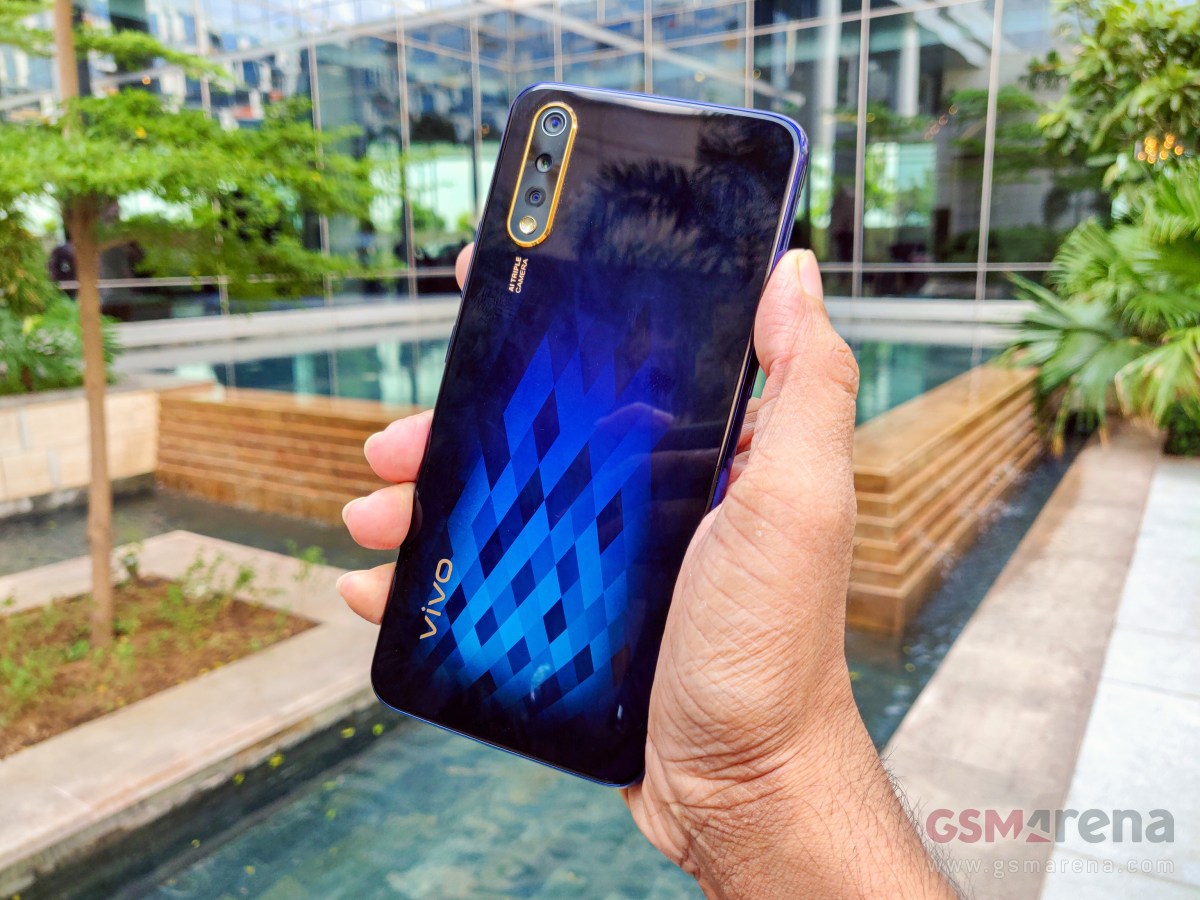 vivo S1