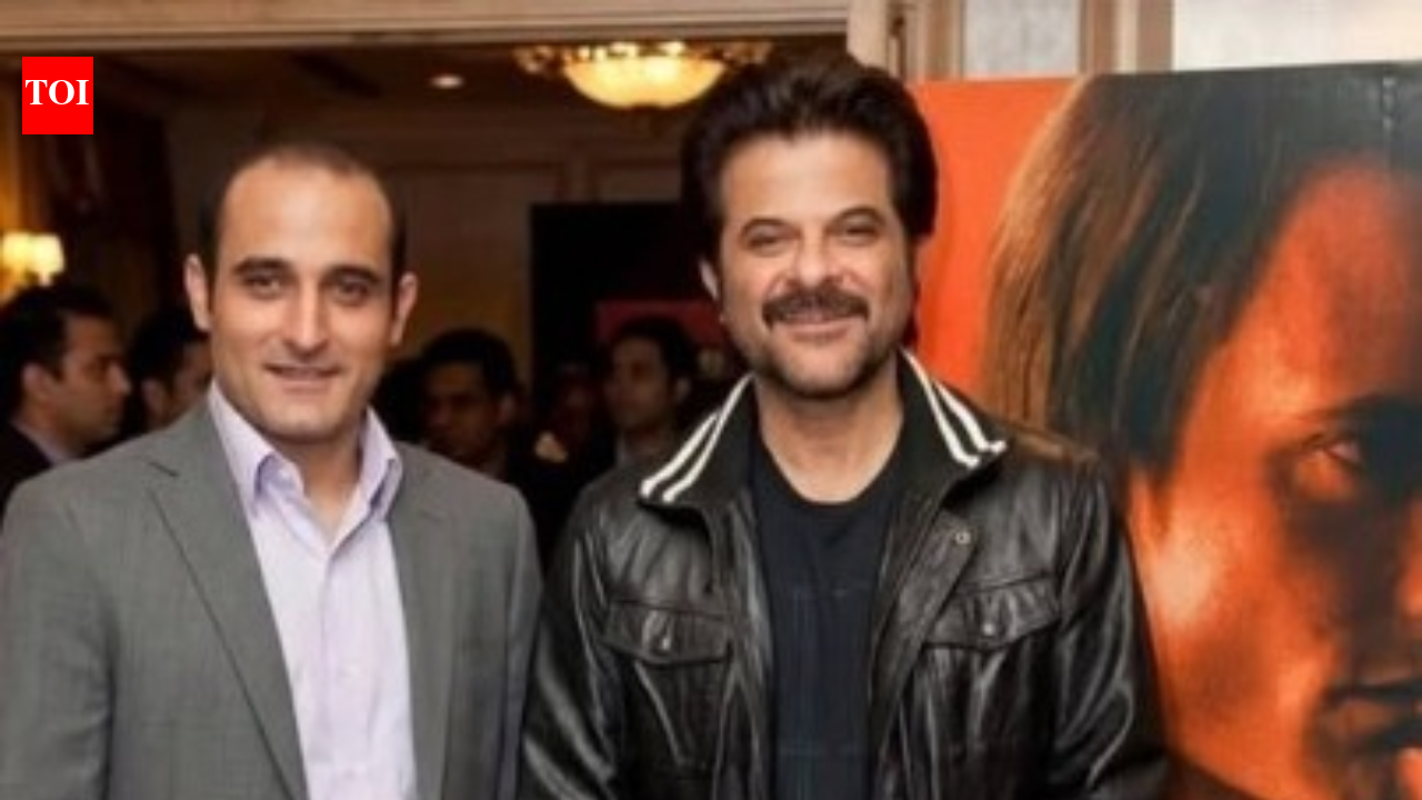 Anil Kapoor Celebrates Akshaye Khanna as 'One of Our Finest Actors' on 19th Anniversary of 'Gandhi, My Father' |
