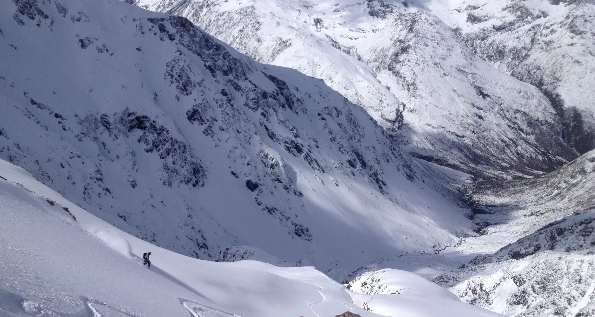 What are New Zealand’s Club Ski Fields?