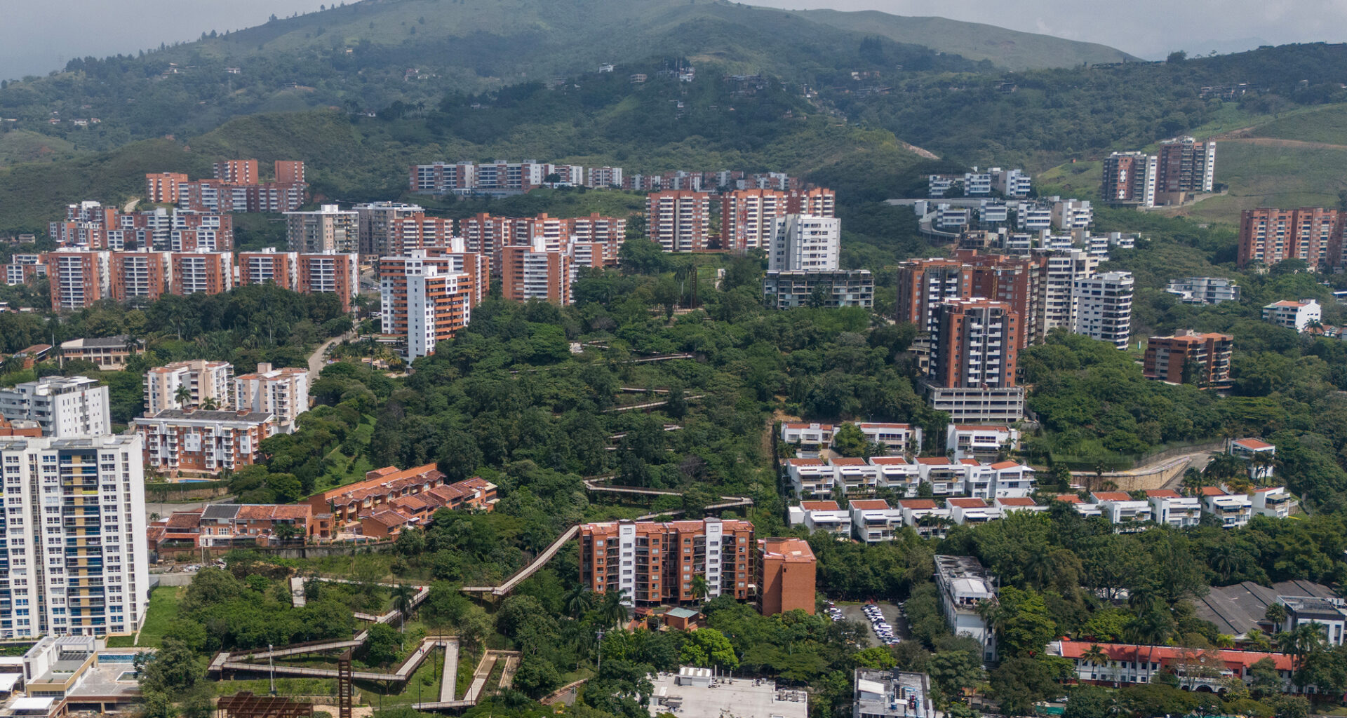 Cali Foothills Integral Corridor / Edward Conde Serna Arquitectos