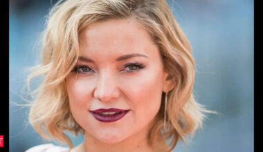 life lessons: Quote of the Day by Kate Hudson: “Being active and good health is the… – Inspiring lessons on health, lifestyle, nutrition, beauty, aging, habits and why fitness is a lifelong investment by the American actress and wellness advocate known for her powerful performances and deep insights on health and discipline