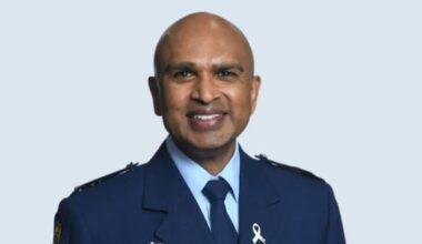 Police clear senior officer turned Labour candidate after review