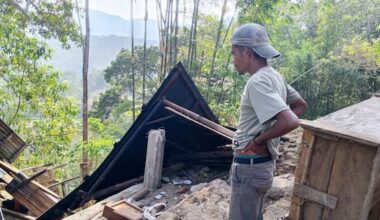 At least two killed after 7.7 earthquake strikes off Indonesian coast