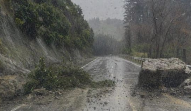 Snow warnings for alpine passes, rockfall shuts Gisborne highway overnight