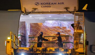 Workers load semiconductor products onto a cargo plane bound for exports at Incheon International Airport, July 30. Joint Press Corps