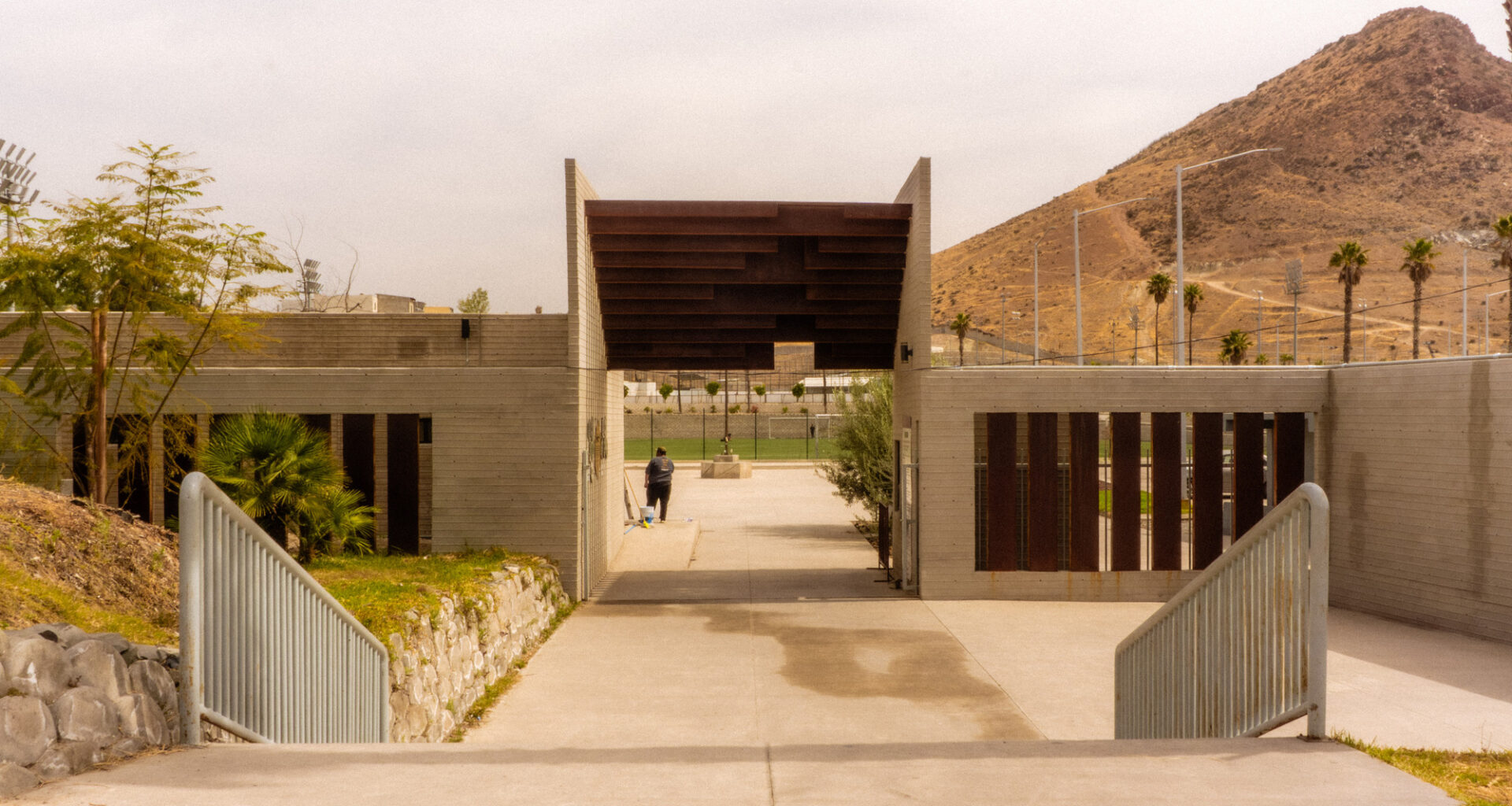Abejas Sports and Recreation Center / border arquitectos