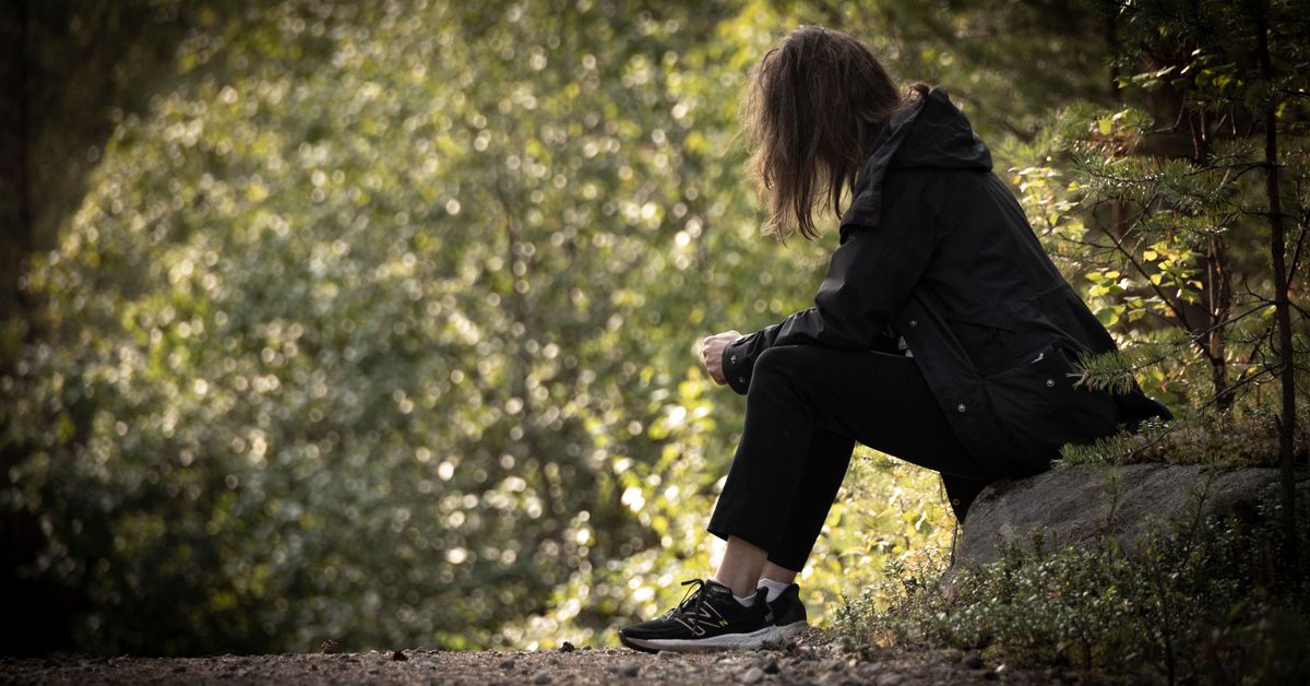 Mieli received many 'serious' mental health help calls over the summer | Yle News