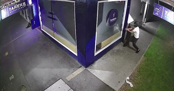 'Feel sorry for them': Pair try and fail to break into Auckland barbershop