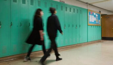 Ontario mental health providers stretched thin ahead of return to school