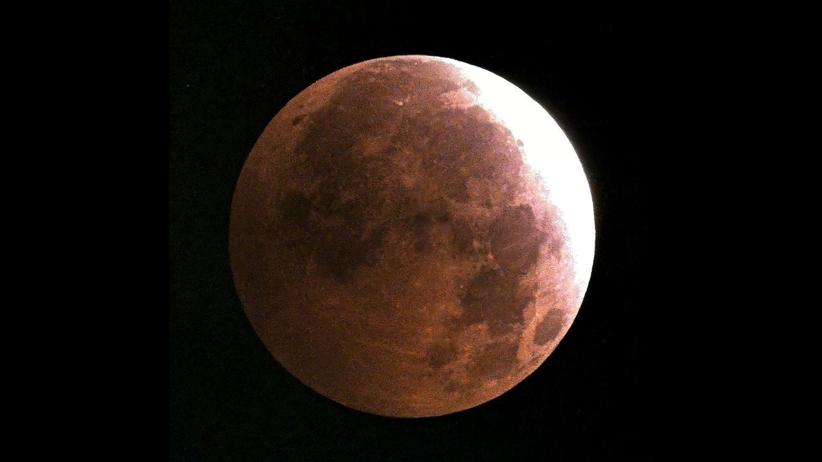 In Photos: Nearly Total ‘Blood Moon’ Eclipse Stuns Skywatchers