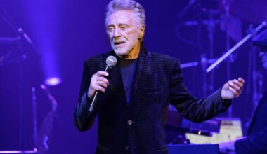 Frankie Valli performs on Saturday, May 6, 2023, at the Rosemont Theatre in Rosemont, Ill. (Pho ...