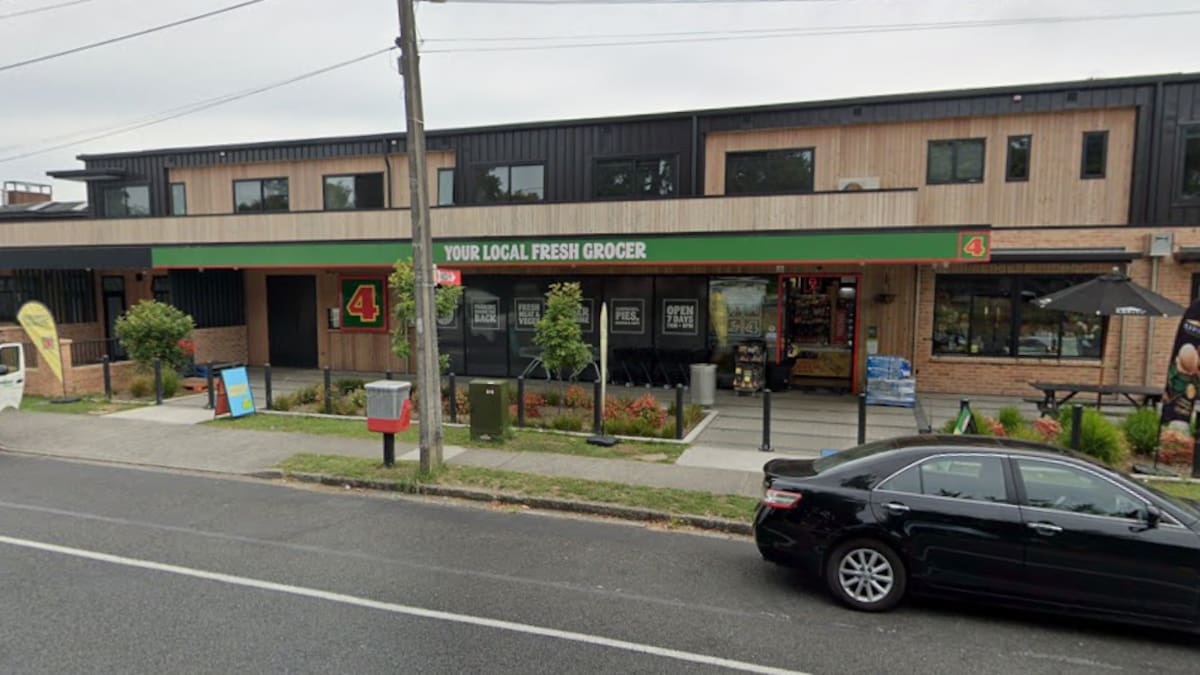 Hamilton armed robbers found sleeping on mattress in garage after targeting Four Square for vapes