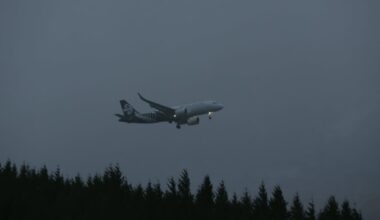 Strong winds force Air New Zealand flight to abandon Queenstown landing