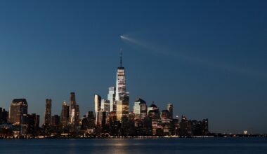 Final Falcon 9 Starlink launch from Florida creates gorgeous 'jellyfish' over New York City (video)