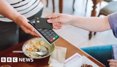 Borrowing costs hit fresh highs on inflation fears - BBC