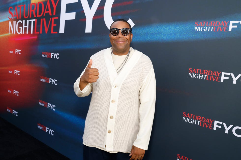 Kenan Thompson kenan thompson wearing sunglasses and doing a thumbs up pose at a saturday night live event