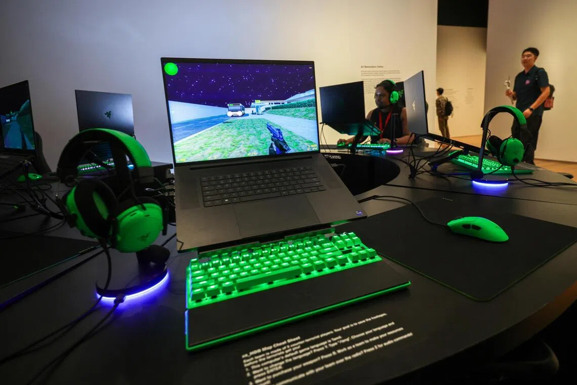 Art Remembers features a playable artwork by Singaporean artist Charles Lim Yi Yong and Geek Culture founder Lim Yeong Chun which sets the Counter-Strike game in an HDB estate.