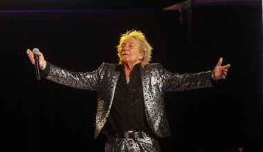 Sir Rod Stewart cancels tour amid health concerns