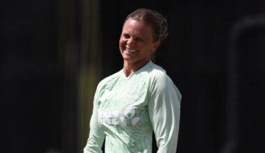 Former New Zealand captain Suzie Bates takes up domestic contract with Otago after 20 years