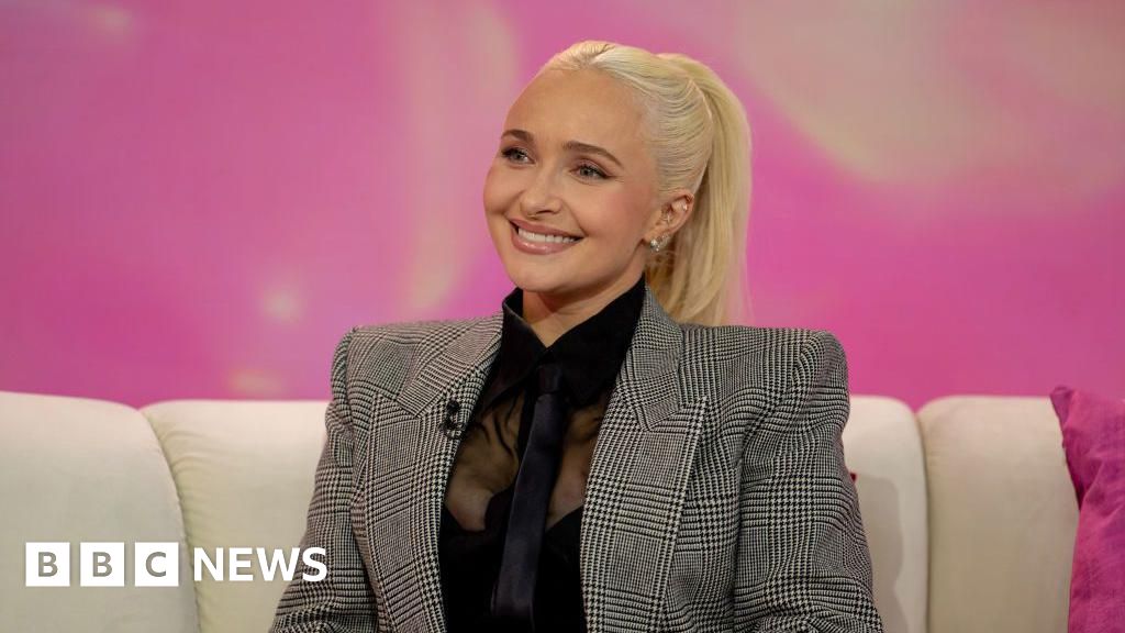 Why child stars like Hayden Panettiere fall into addiction - BBC