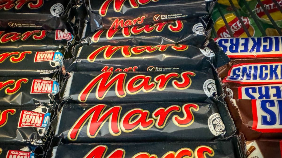 Mars responds after 1991 bar highlights shrinkflation and smaller chocolate bars