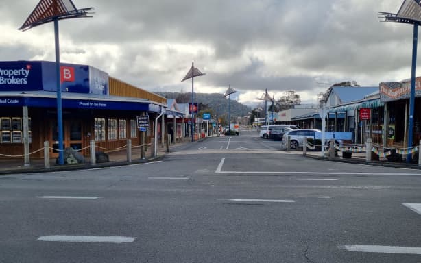 Water supplies to Ohakune were turned off after last month's earthquake near Taumarunui likely damaged a major water pipeline. The town's water reservoir is down to 12 percent.