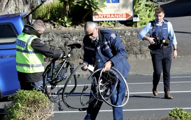 Police incident Manukau Rd Epsom