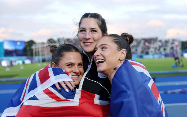 GLASGOW, SCOTLAND - JULY 31: Gold medalist Eliza McCartney of Team New Zealand, Silver medalist Nina Kennedy of Team Australia and Bronze medalist Imogen Ayris of Team New Zealand celebrate together after competing in the Women's Pole Vault Final during the Athletics on day eight of the Glasgow 2026 Commonwealth Games at Scotstoun Stadium on July 31, 2026 in Glasgow, Scotland. (Photo by Michael Steele/Getty Images)