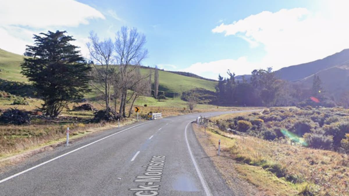 One person dies in single-vehicle crash in Waitaki; SH85 closed while Serious Crash Unit investigate