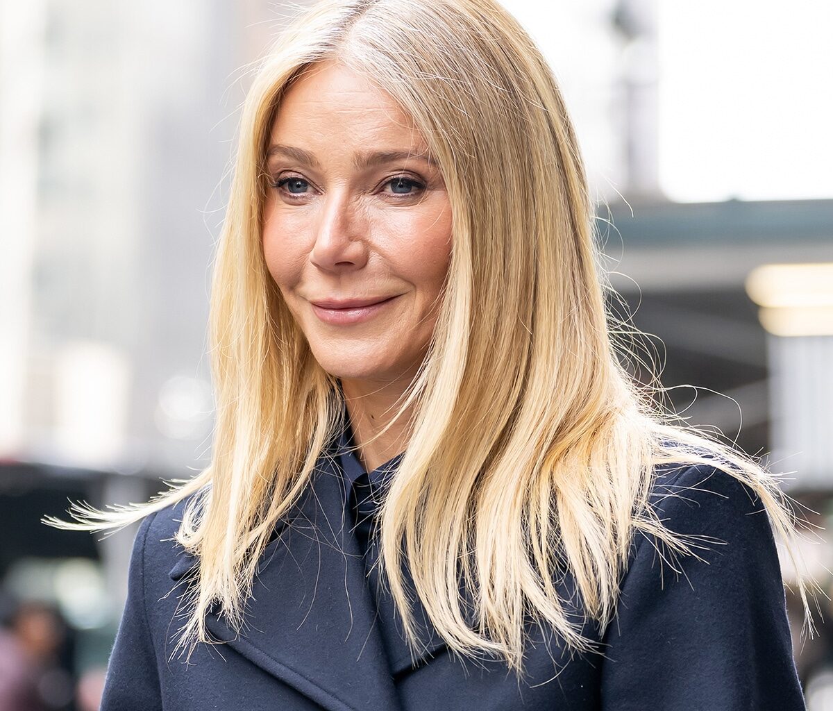 Gwyneth Paltrow, Daughter Apple Martin Look Alike in Summer Photo