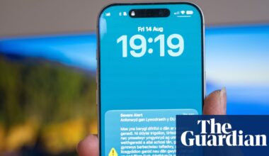 Emergency alert warning of wildfire risk sent to phones in England and Wales | Wildfires