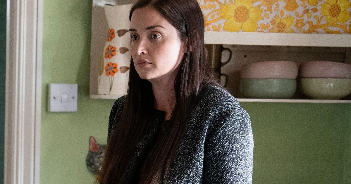 EastEnders airs heartbreaking cliffhanger for Lauren Beale