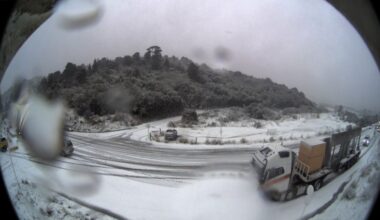 Dunedin snow: State Highway 87 closed as vehicles become stuck
