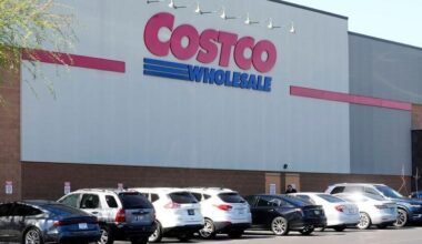Costco's latest deal: Get Medicare with that $1.50 hot dog and soda