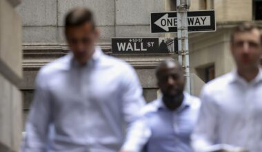 US Economy Is Close to a Recession, 2 Warning Signs: Economist