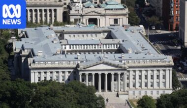 Australia's national debt has hit $1 trillion but it pales in comparison to the US