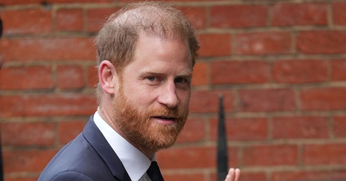 Prince Harry dubbed a ‘traitor’ as fans rage about new 4-word title | Royal | News