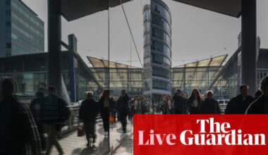 UK employment market shows ‘rays of light’ for jobseekers with upturn in pay, study shows - business live | Business