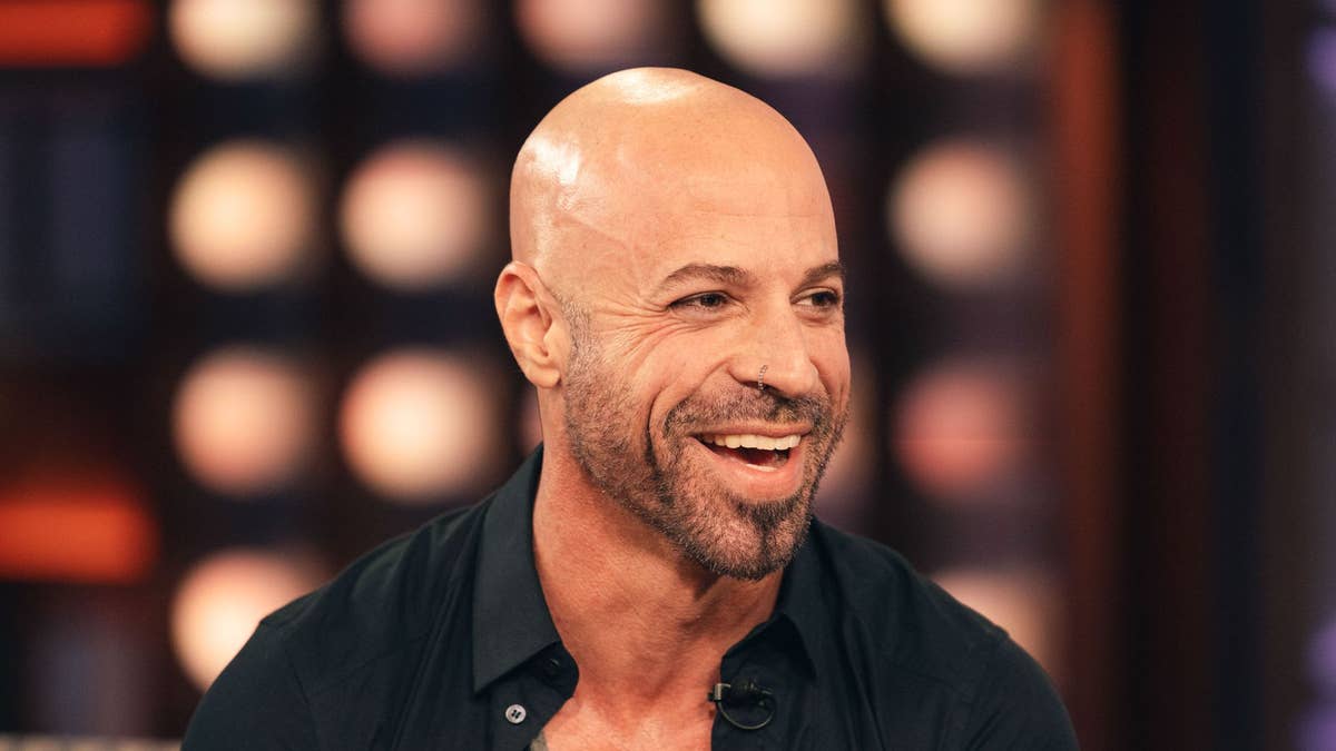American Idol star Chris Daughtry's insane body transformation featuring six-pack abs 20 years after reality show