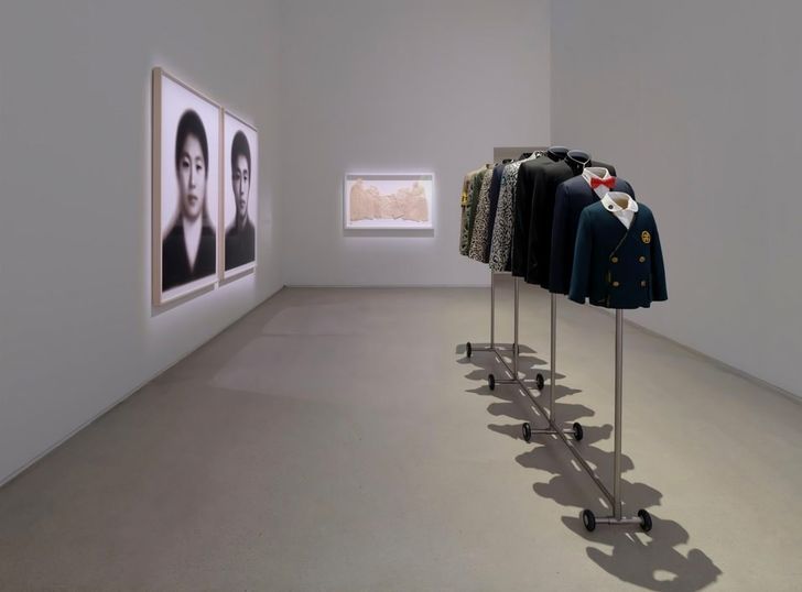 Do Ho Suh's 'Uni-Form/s: Self-Portrait/s (My 39 Years)' (2005) installation at MMCA Seoul / Courtesy of MMCA