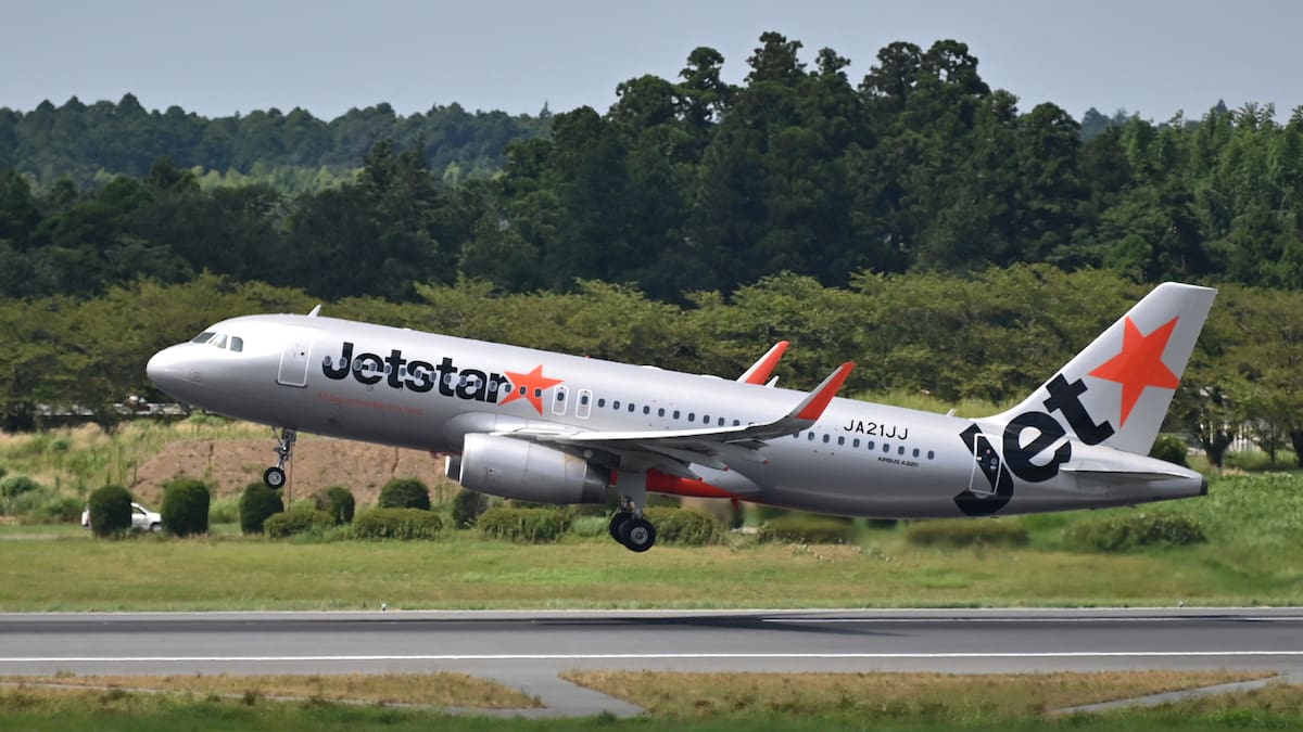 Qantas selling Jetstar Japan stake, new airline to take over