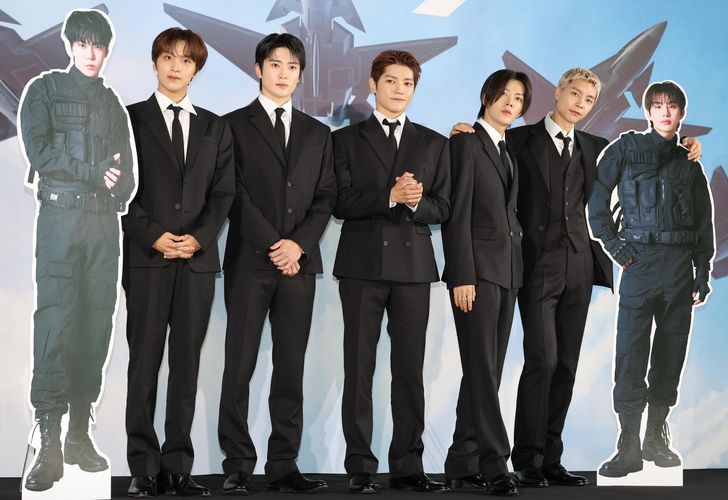 Members of NCT 127 pose during a press conference at SKY31, a convention venue in Lotte World Tower, in Seoul's Songpa District, Monday, marking the release of the group's seventh full-length album, 'BLINGY.' Yonhap