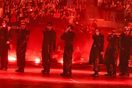 BTS bring the world of 'ARIRANG' to 157,000 fans at sold-out MetLife