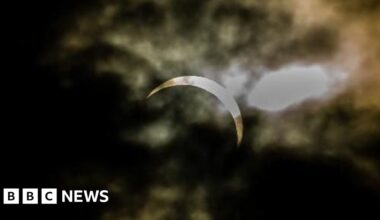 Cloudy skies lead to mixed fortunes for Scotland's eclipse hunters - BBC